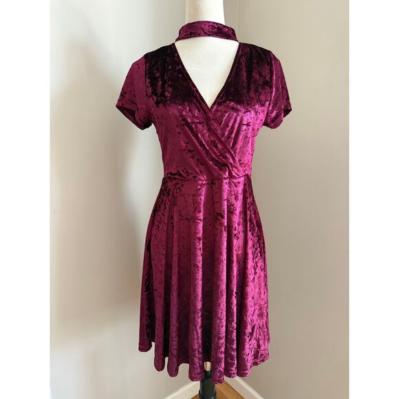 Temt Collection Burgundy Crushed Velvet Wrap Dress Size M Whimsygoth Fairycore - Picture 1 of 8